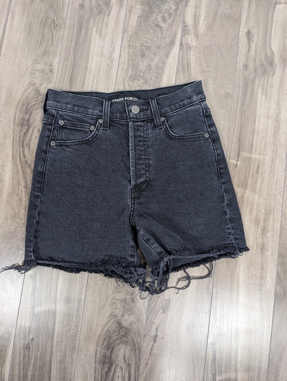 Aritzia Denim Forum 50's Arlo High Rise Thigh Short size 24 Black Button Fly